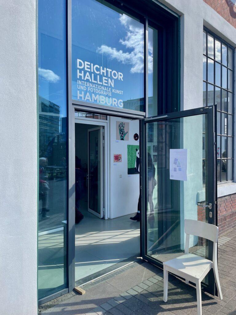 Eingang der Deichtorhallen in Hamburg.